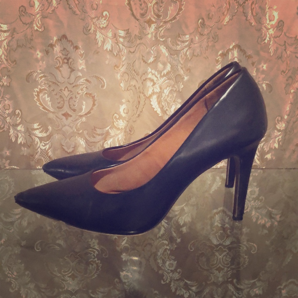 Black work shoes
